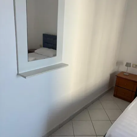 Ideal 2 Apartment