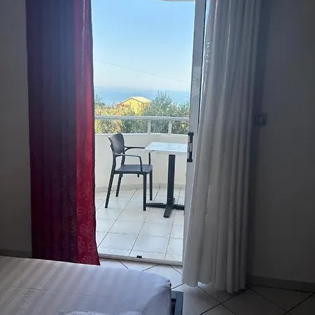 Ideal 2 Apartment Sarande